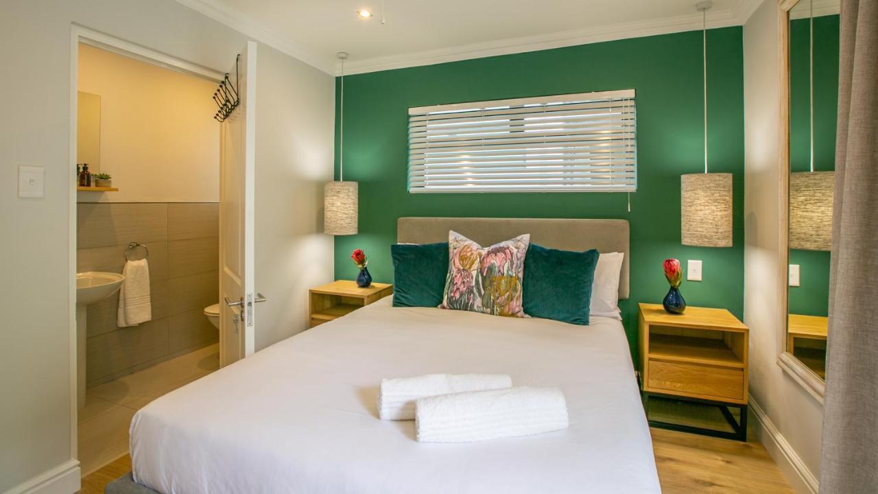 Hout & About Guest House Hout Bay Exterior photo